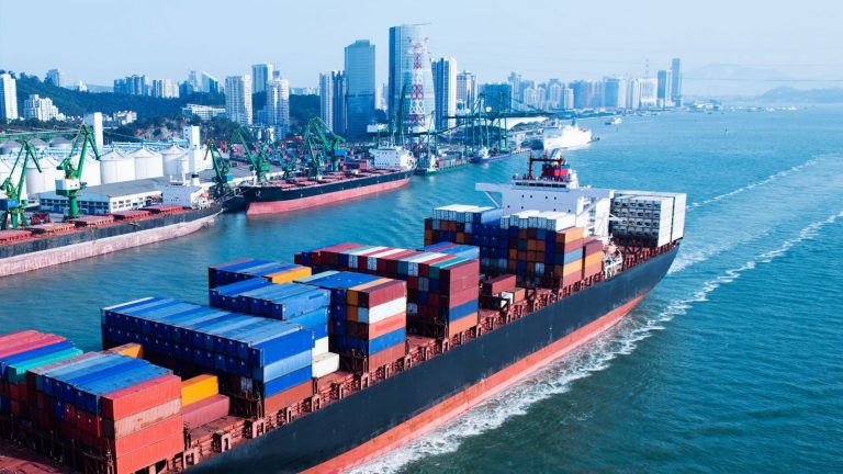 Dịch vụ vận chuyển hàng hóa đường biển về Việt Nam an toàn, uy tín