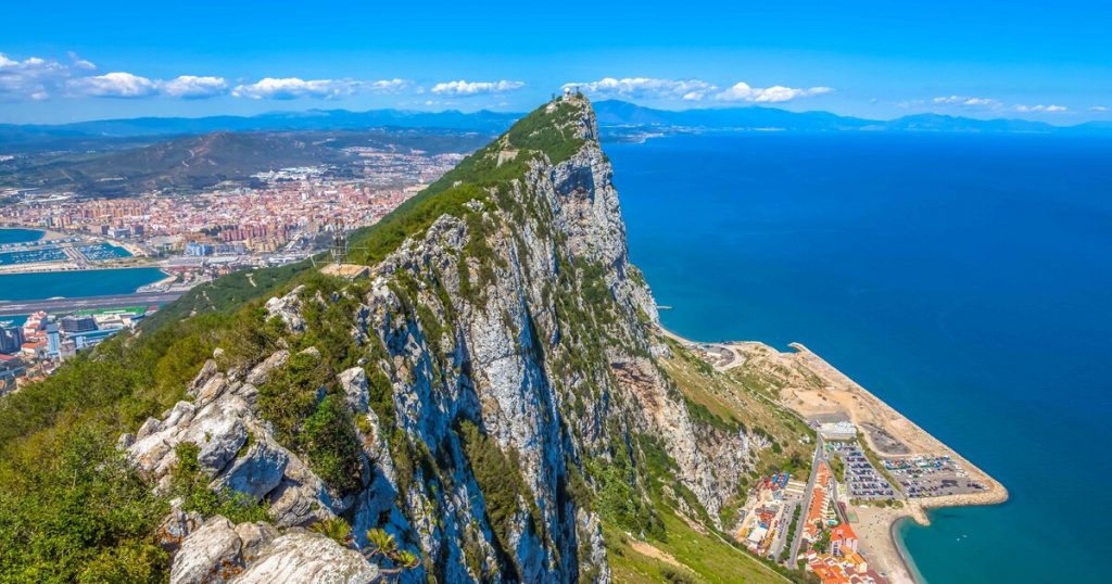 Chuyển phát nhanh đi Gibraltar