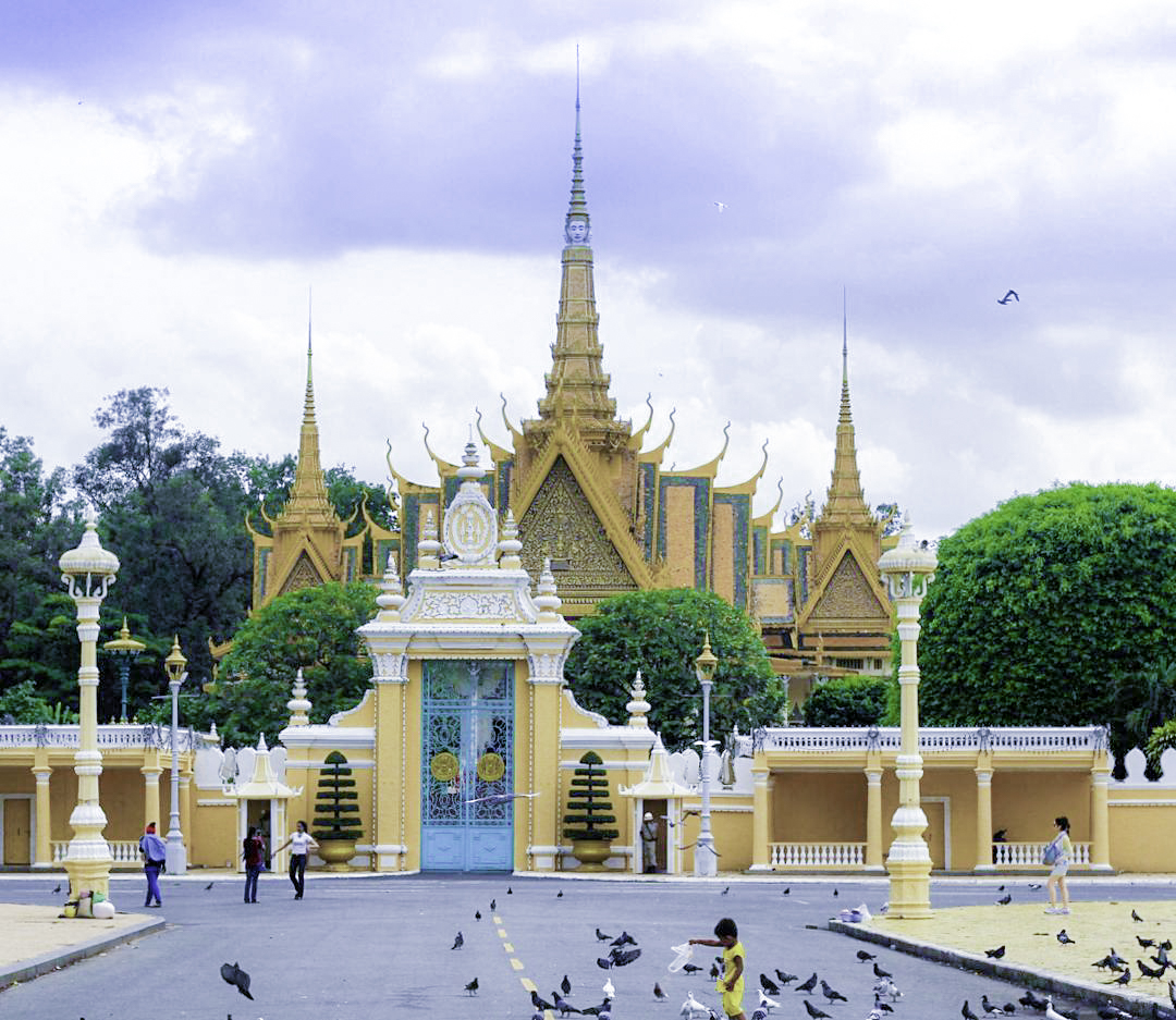Chuyển hàng đi Phnom Penh Campuchia: Vận chuyển tiểu ngạch, chính ngạch