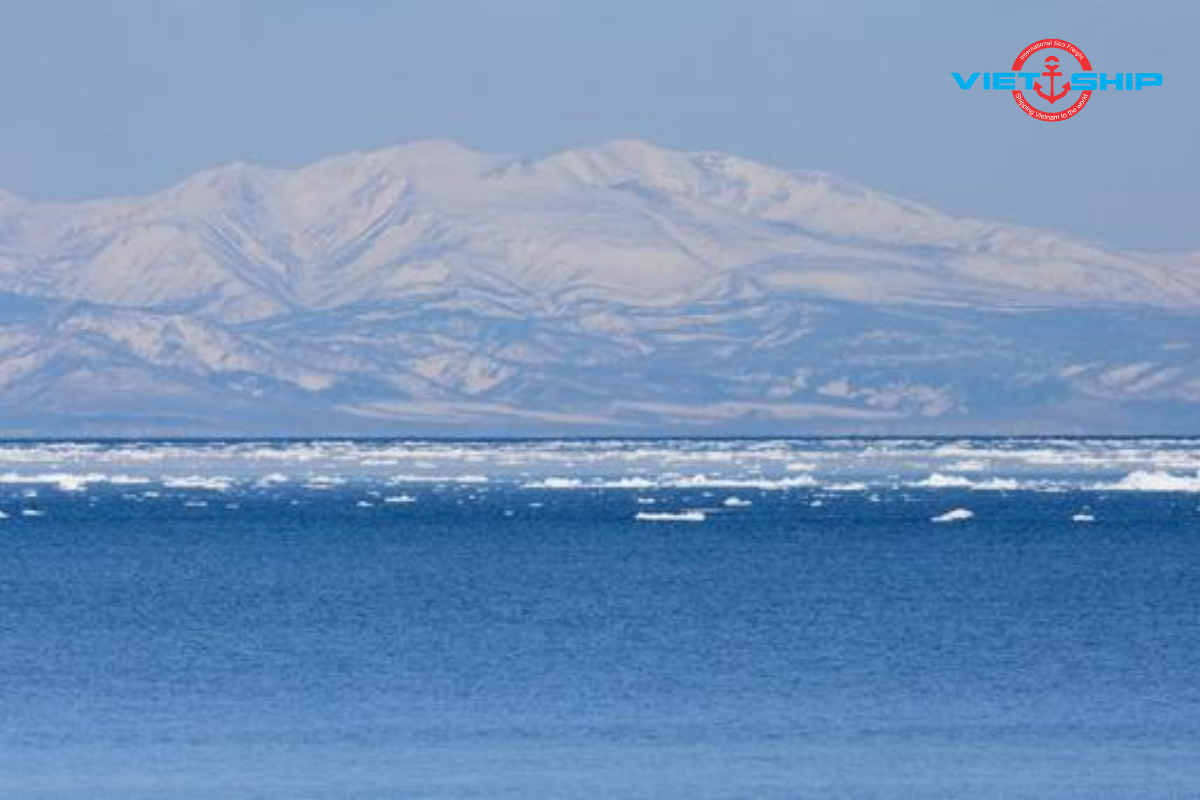 Biển Okhotsk: Đặc Điểm Tự Nhiên, Hệ Sinh Thái và Giá Trị Kinh Tế