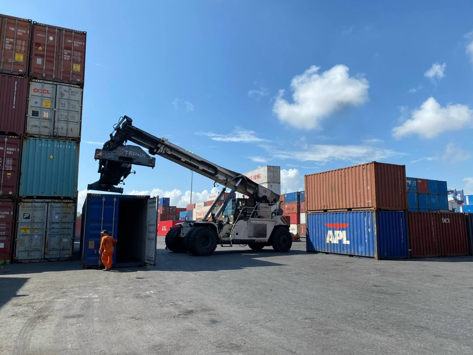 QUY TRÌNH KÉO CONTAINER RỖNG TRONG VẬN TẢI ĐƯỜNG BIỂN