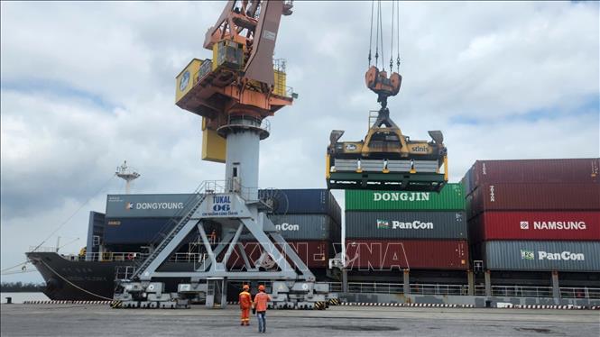 Xuất nhập khẩu qua Hải Phòng đạt 5,45 tỷ USD dịp Tết Bính Ngọ